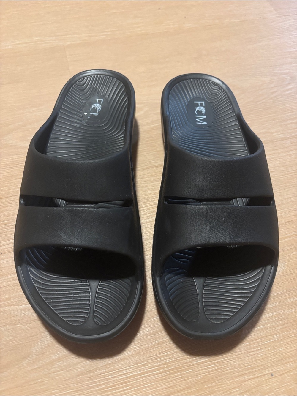 FCM Island Surf Black Recovery Slide Sandals size 9